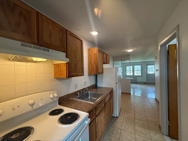 208 Main St — Photo 7