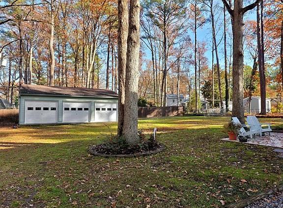 2nd image of 807 Farnwood Dr