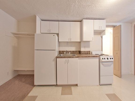 5th image of 110 NW 12th St