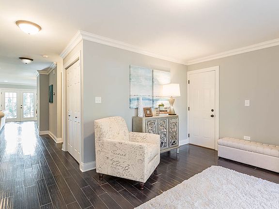 3rd image of 170 Edgecliff Dr