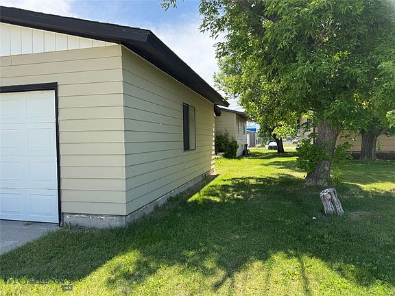 5th image of 915 E 2nd Ave