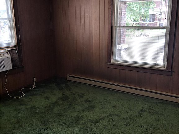 5th image of 410 W Maple St APT 1