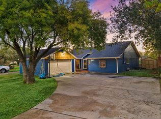 2703 Shady Ln, Webster, TX 77598