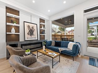 122 8th Ave #1, New Westminster, BC V3L1X8