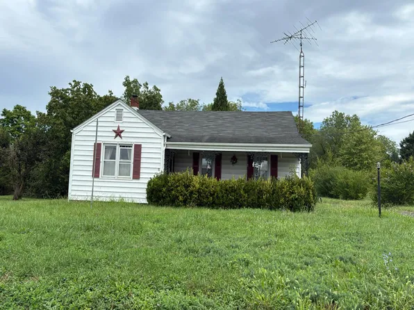 211 East Rd, Martinsburg, WV 25404