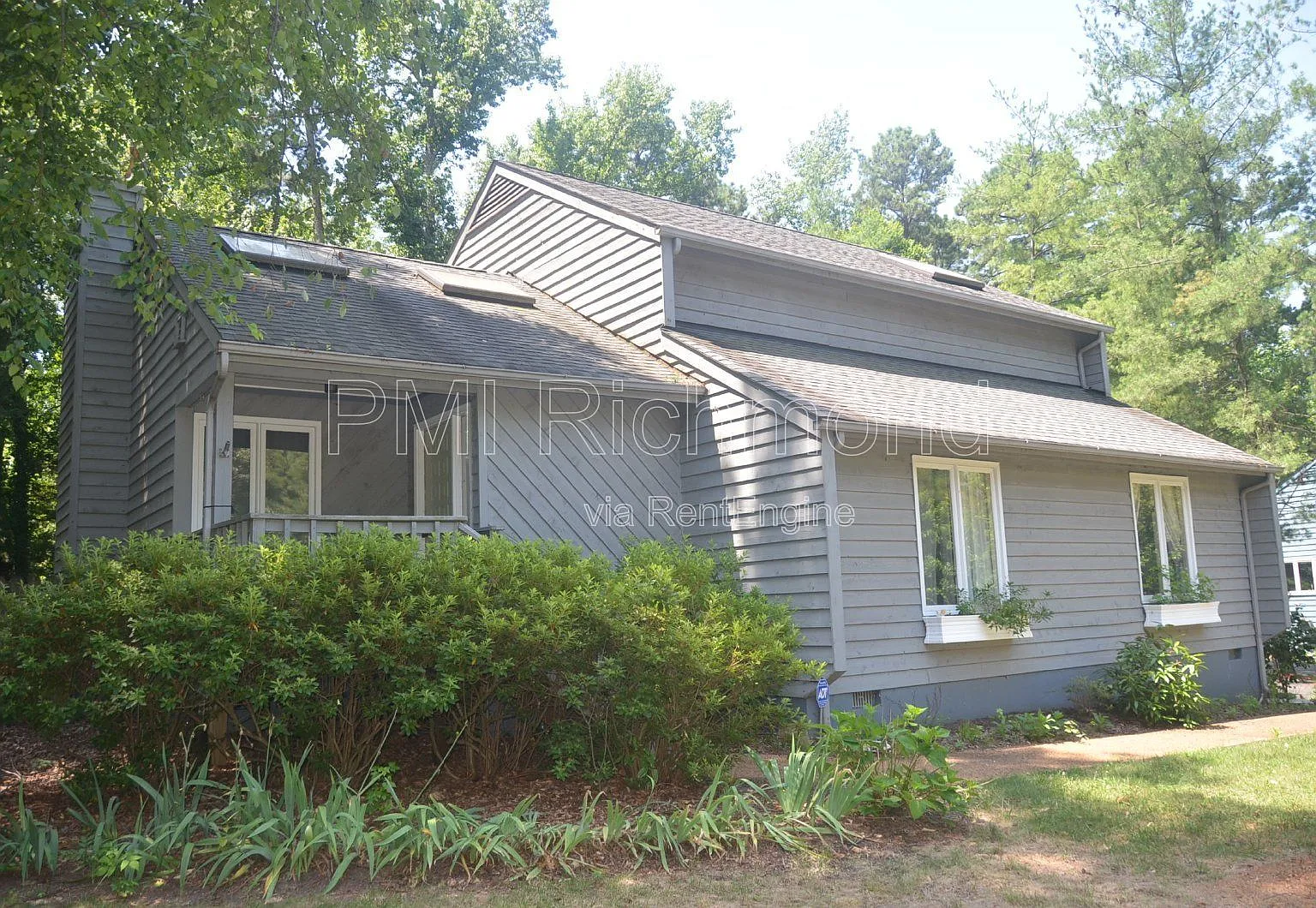 3 bed, 2.0 bath, 1916 sqft, $2,600 — Photo 1