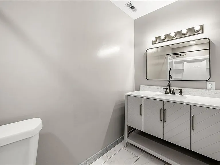 128 Alexander Ct — Photo 12