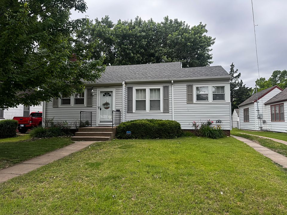 1st image of 1304 Pershing St