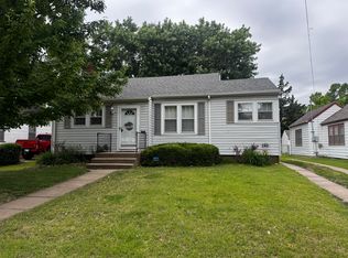 1304 Pershing St, Salina, KS 67401