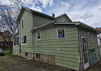 3rd image of 710 Johnson St