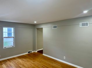 1015 N Main St, Naperville, IL 60563