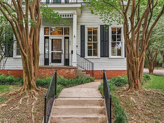 2nd image of 857 Robinson Pl