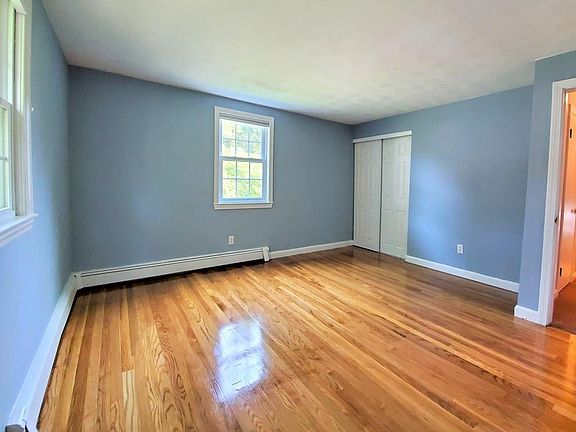 3rd image of 25 Riverdale Ave