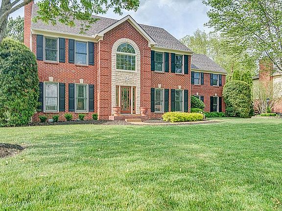 3rd image of 300 Springhouse Cir
