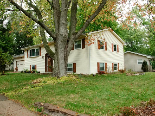 7337 Starbrook St, Portage, MI 49024