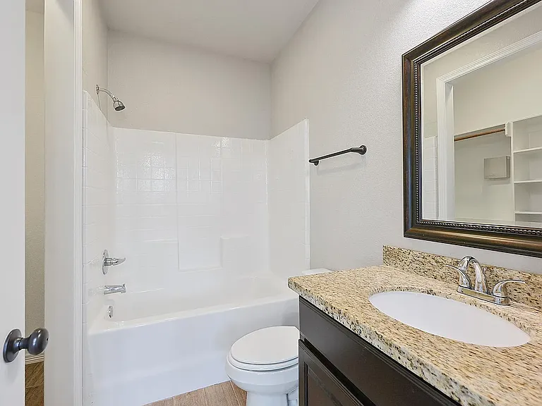 401 Ash St — Photo 14