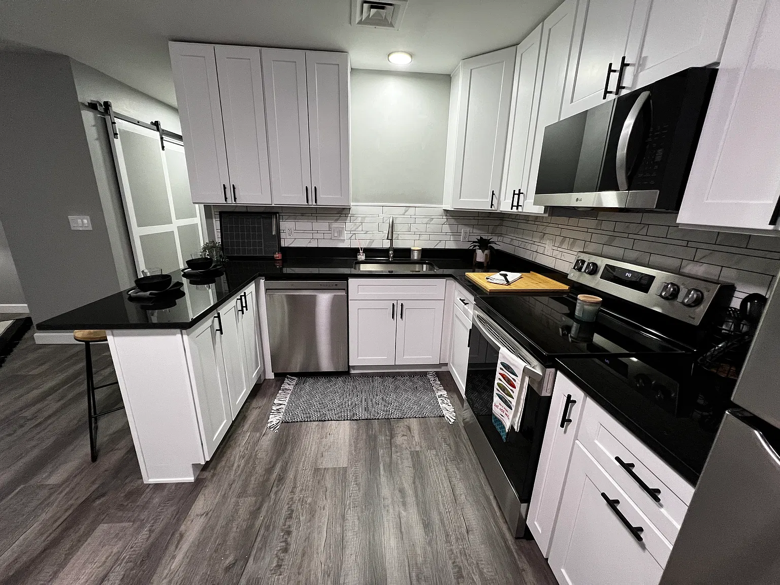 2901 W Jefferson Ave — Photo 3