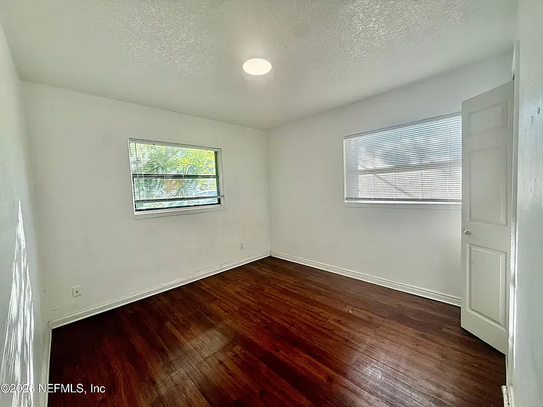 7118 Pellias Rd — Photo 20