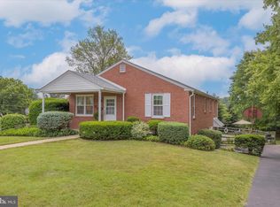 2722 Hillview Rd, Broomall, PA 19008