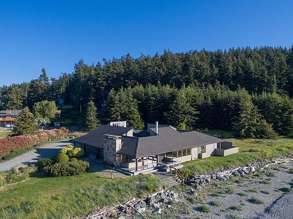 2nd image of 443 Marine Dr