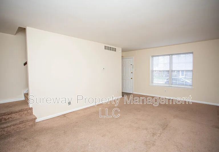 5729 Irving Ave — Photo 3