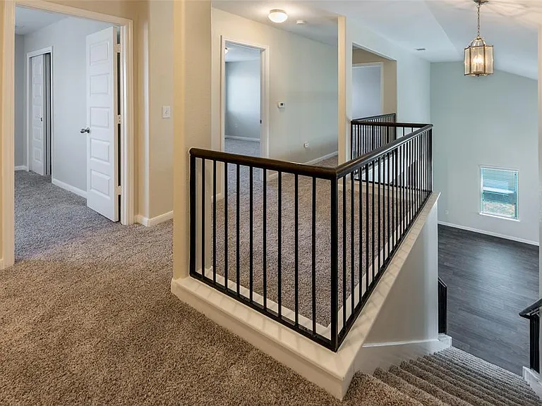 710 Mitchell Dr — Photo 16
