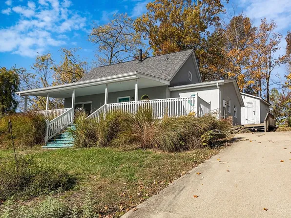 1868 Fieldcrest Dr, Lawrenceburg, IN 47025