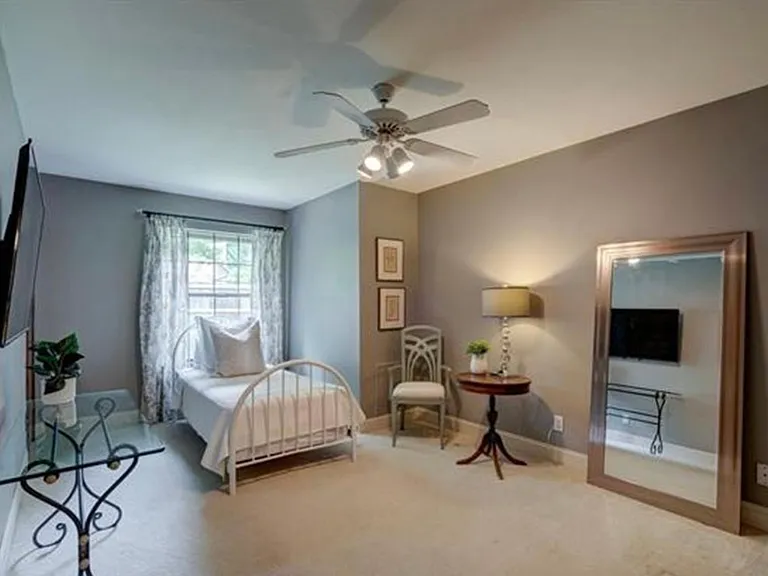 10641 S Sandusky Ave — Photo 28