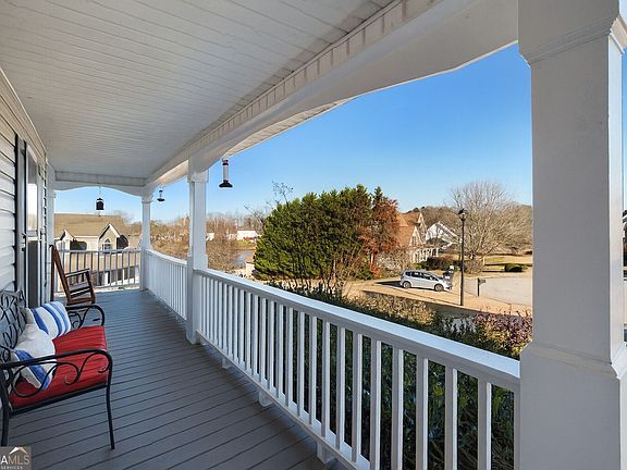 3rd image of 174 Ridge Brooke Ln