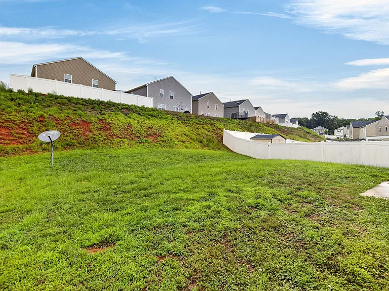125 Saddlehorse Ln — Photo 7