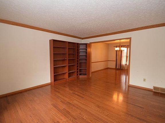 5th image of 26938 Glenside Ct