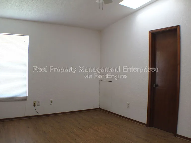 4714 Creek Ct — Photo 11
