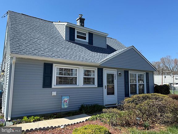 3rd image of 583 Arbor Rd