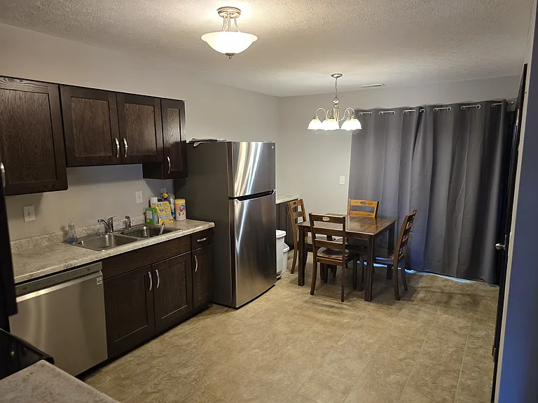 513 S Park Square Dr — Photo 4