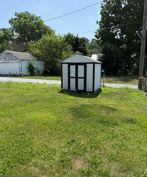 Listing photo 5