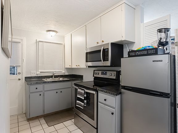 5th image of 1839 Robinhood St #1839