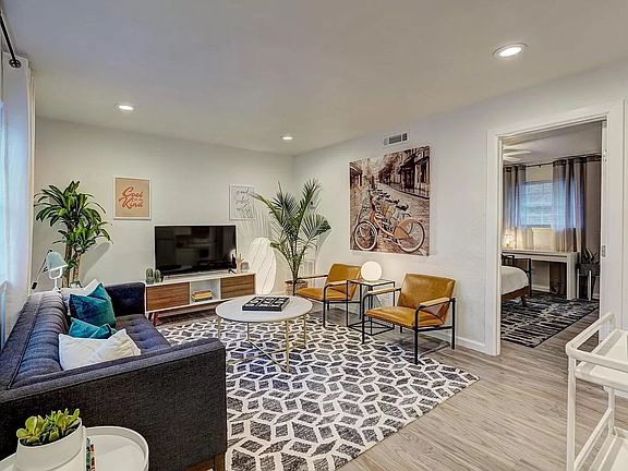 5th image of 513 NW 29th St #3