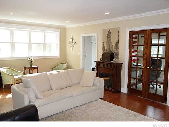 3rd image of 753 Parkside Ave