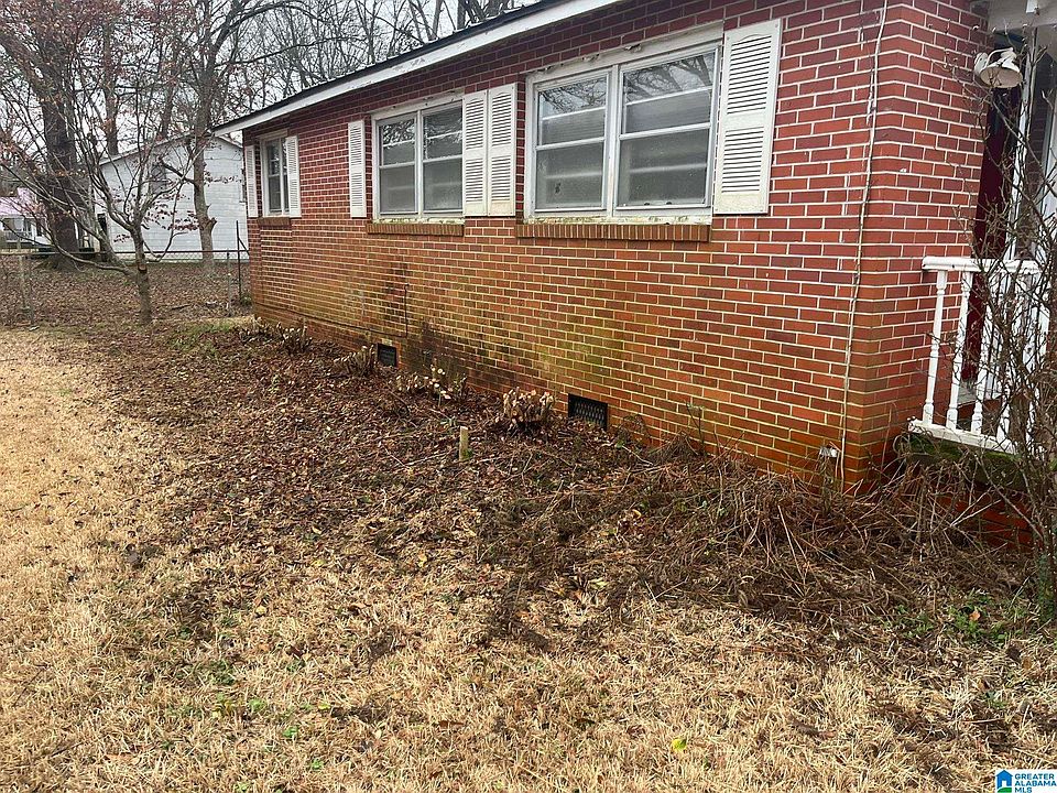 1st image of 190 Logan St