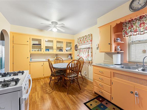 2nd image of 31 Woodrow Ave