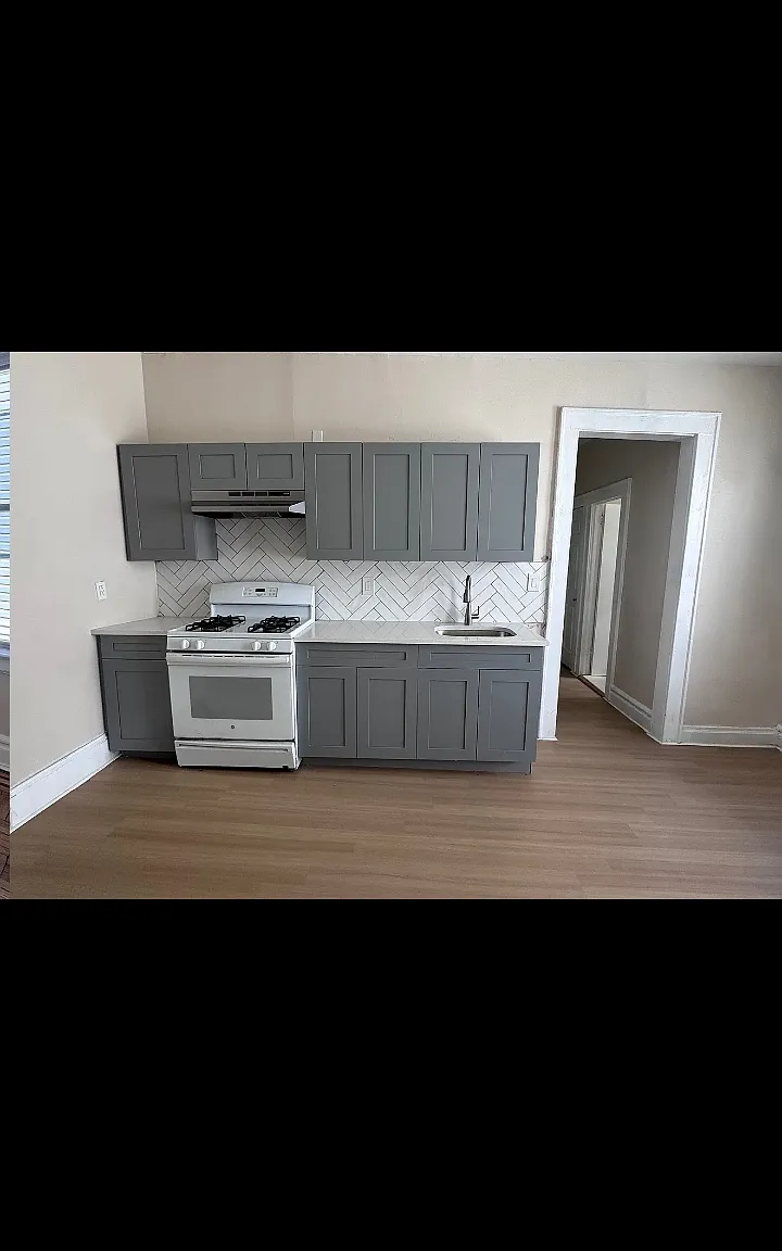 3 bed, $2,150 — Photo 1