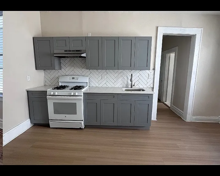 248 Nye Ave #5A — Photo 1