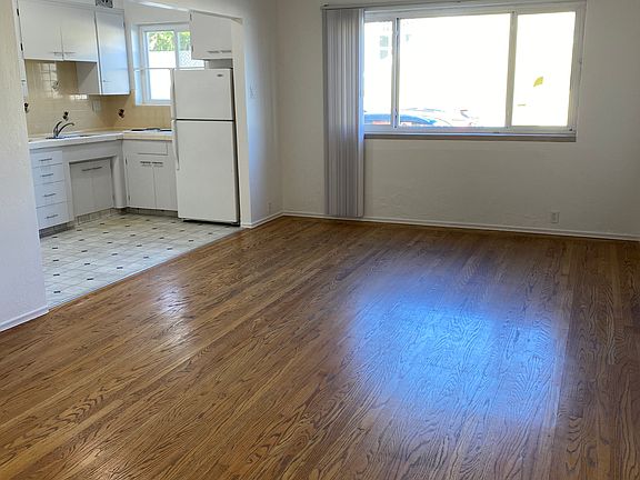 5th image of 993 Cayuga Ave APT 1A