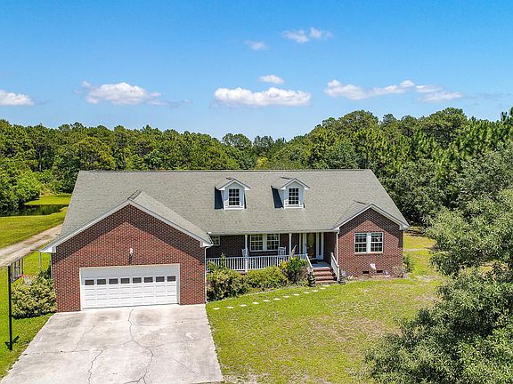 2nd image of 320 Wooded Acres Dr