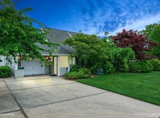53 Downhill Ln, Wantagh, NY
