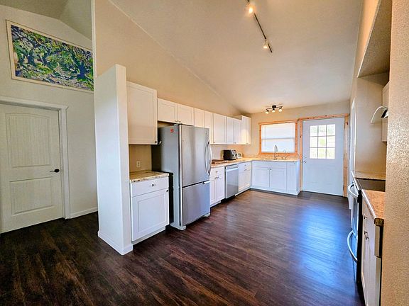 5th image of 172 La Luz Canyon Rd