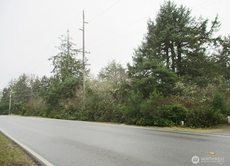4th image of 553 Dolphin Avenue NE