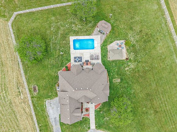 4th image of 2015 Spry Rd