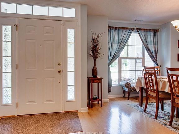 4th image of 69 Chinaberry Dr