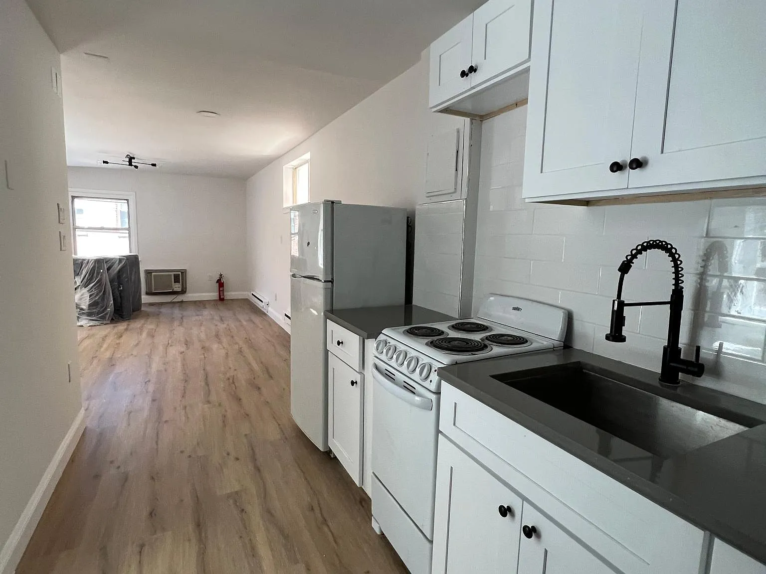 252 S 10th St — Photo 3